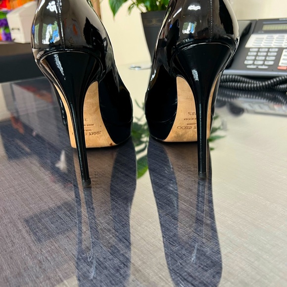 HP🎉🎉Jimmy Choo Black Patent Quiet Peep Toe Platform Pumps🎉🎉 - Picture 4 of 15